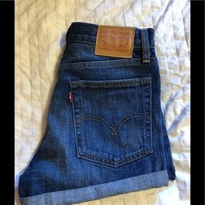 LEVI’S Jean shorts